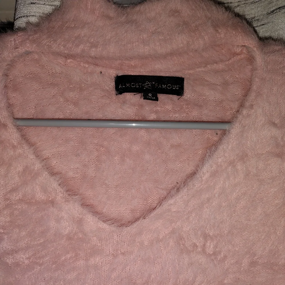 Fuzzy sweater - Picture 2 of 2